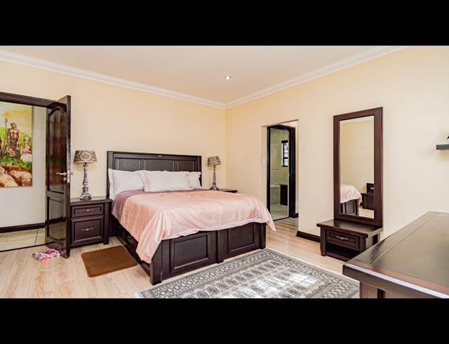 4 BEDROOM FREEHOLD FOR SALE IN MEYERSDAL